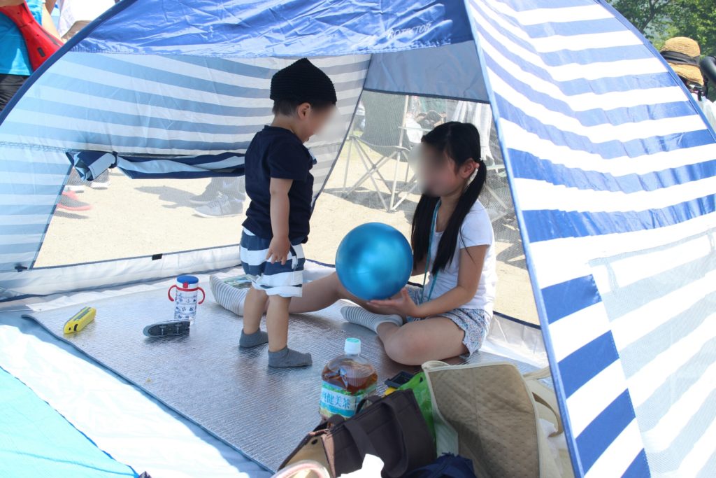 ゴールデンウィークおでかけ:家族バーベキューでお姉ちゃんにメロメロ