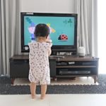 赤ちゃんの台所侵入やテレビ台登り対策!ベビー柵やサークルはもう要らない。