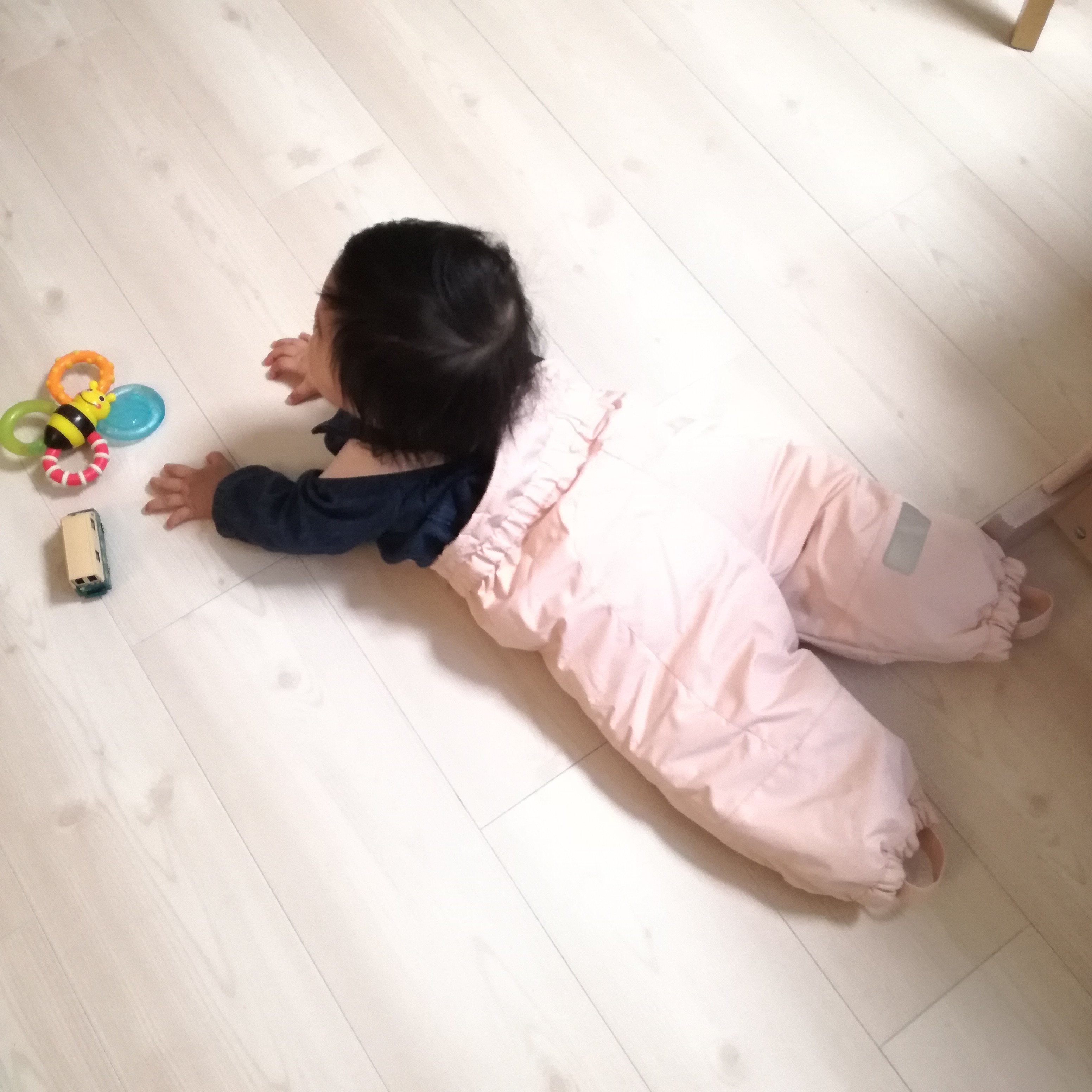 抱っこ紐で赤ちゃんの足が寒すぎる問題。