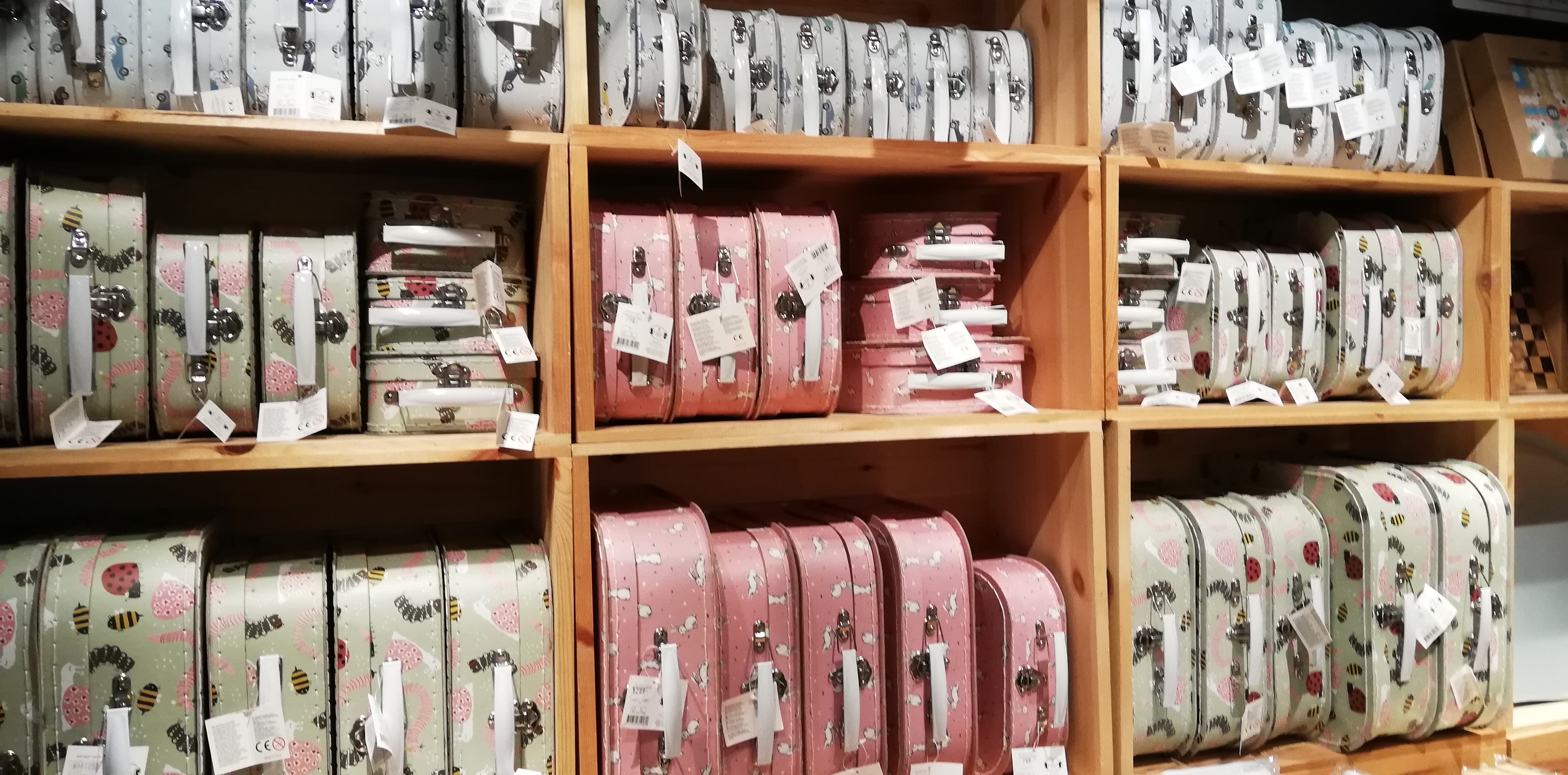安くてかわいい北欧キッズ雑貨を発見!でも購入我慢する訓練の話。