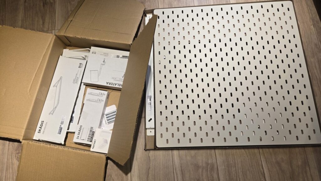 ikea skadis デスク衝立